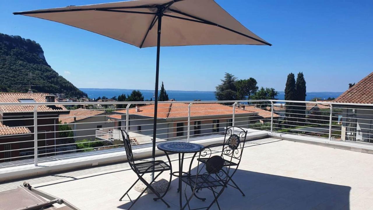 Garda View - Nuovo Appartamento Con Solarium Vista Lago Εξωτερικό φωτογραφία
